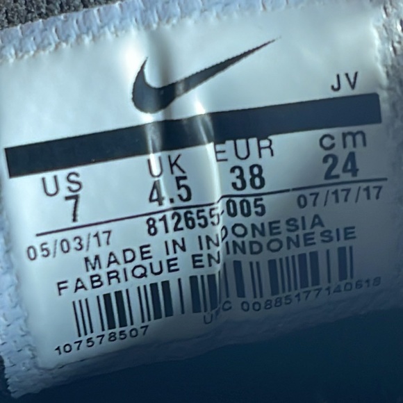 Nike Tanjun Black Metallic Rose Gold Bronze Athletic Shoes Sneakers Size… - Picture 8 of 8